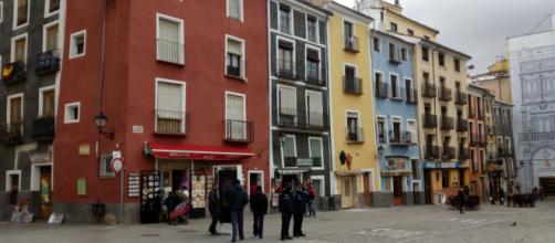 Cuenca y sus calles llenas de vida e historia.