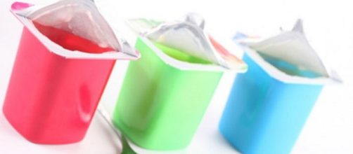 Pezzi di plastica nello yogurt: marca e lotti ritirati