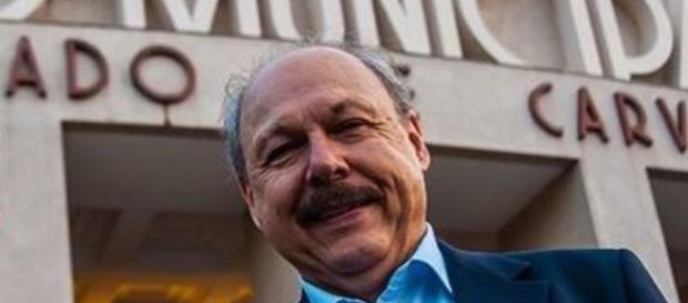 Diretoria já pensa em contratar novo nome para a lateral Diretoria já pensa em contratar novo nome para a lateral
