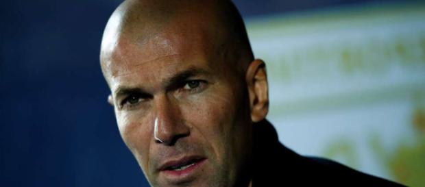 Zidane: Mi idea y la del club era no cambiar demasiado las cosas. Zidane: Mi idea y la del club era no cambiar demasiado las cosas.