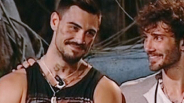 Francesco Monte con Stefano De Martino sull'Isola dei Famosi