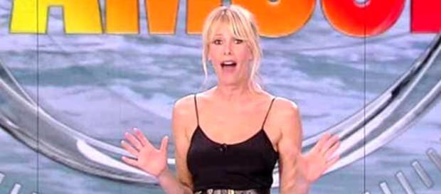 Alessia Marcuzzi, presentatrice del programma Alessia Marcuzzi, presentatrice del programma