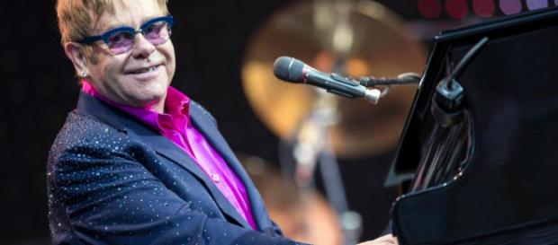 Elton John dice addio al palcoscenico, ecco perchè Elton John dice addio al palcoscenico, ecco perchè