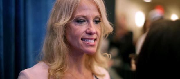 Kellyanne Conway humillada por el presentador de CNN Kellyanne Conway humillada por el presentador de CNN