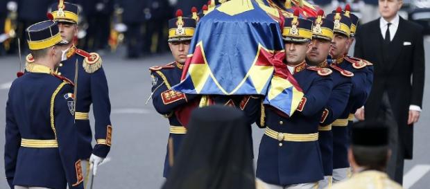Miles de rumanos y reyes europeos despiden al rey Miguel I ... - televisa.com Miles de rumanos y reyes europeos despiden al rey Miguel I ... - televisa.com