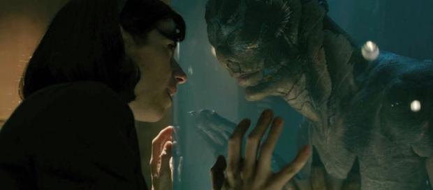 The Shape of Water, en español conocida como La forma del agua es una película de fantasía romántica estadounidense del 2017. The Shape of Water, en español conocida como La forma del agua es una película de fantasía romántica estadounidense del 2017.