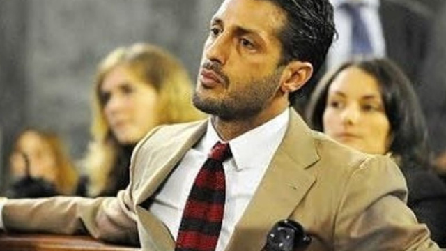 Fabrizio Corona d&agrave; in escandescenze durante l'udienza: allontanato - today.it