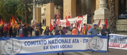 Contratto Statali, a Milano i lavoratori chiedono 9.000 euro a testa e mettono in mora il Comune