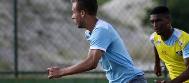 Do Sub-20, Renato pode ganhar uma chance no domingo (Foto: Lucas Merçon/Divulgação Fluminense FC) Do Sub-20, Renato pode ganhar uma chance no domingo (Foto: Lucas Merçon/Divulgação Fluminense FC)