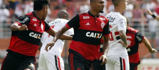 Flamengo gana 1 por 0 al Sao Paulo y se lleva la Copa Flamengo gana 1 por 0 al Sao Paulo y se lleva la Copa