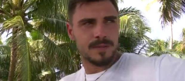 L’Isola dei Famosi 2018: Francesco Monte piange per Cecilia Rodriguez L’Isola dei Famosi 2018: Francesco Monte piange per Cecilia Rodriguez