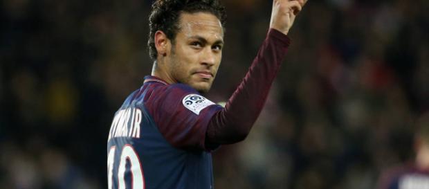 Neymar espera cambiar de aires el próximo verano Neymar espera cambiar de aires el próximo verano