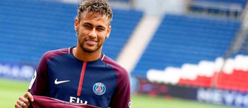 3 août 2017 : le jour où… Neymar a signé au PSG - Le Point - lepoint.fr