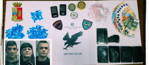 Nella foto piccola in basso a sinistra i tre cagliaritani arrestati dalla Polizia