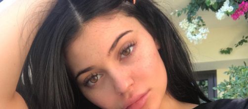 Pregnant Kylie Jenner reportedly enjoying time away from the spotlight. [Image via Kylie Jenner/Instagram]