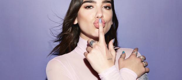 Dua Lipa es criticada por haber roto la norma de su propia canción Dua Lipa es criticada por haber roto la norma de su propia canción