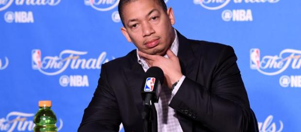 Tyronn Lue anuncia la nueva alineación titular de los Cavs Tyronn Lue anuncia la nueva alineación titular de los Cavs
