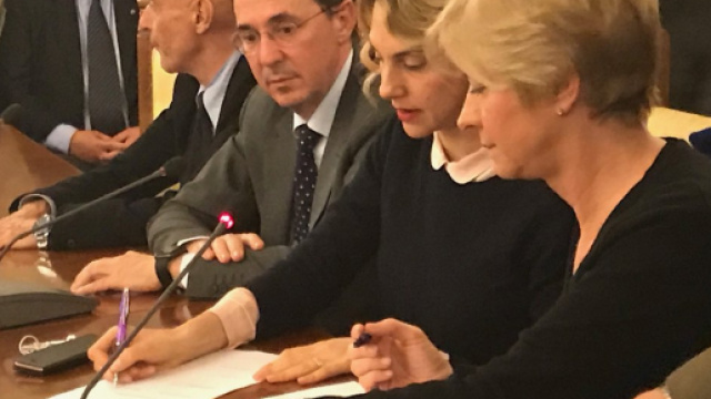 Firmato, dopo 9 anni di blocco, il nuovo contratto per le Forze dell'Ordine