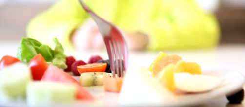 Fresh fruits and vegetables can help boost the immune system. [image source: Arcadius Kul/YouTube screenshot ]