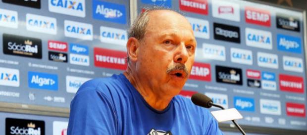 Peres tenta segurar seus principais jogadores. (Foto Reprodução) Peres tenta segurar seus principais jogadores. (Foto Reprodução)