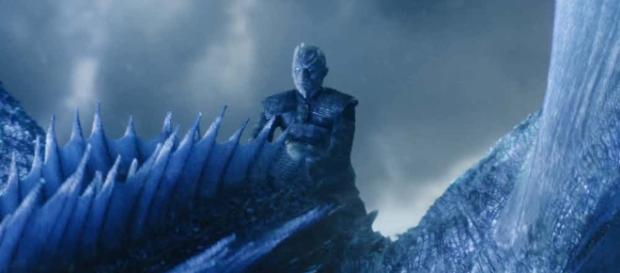 Rei da Noite montado em Viserion em ''Game of Thrones'' Rei da Noite montado em Viserion em ''Game of Thrones''