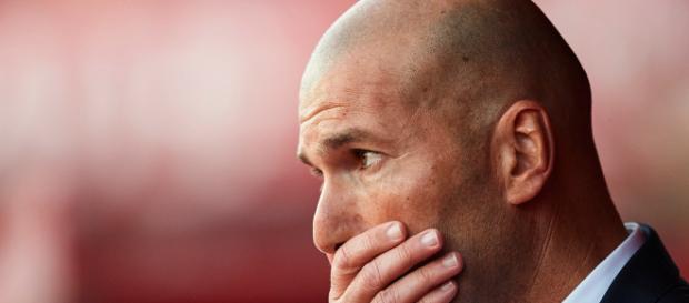 Zidane tiene la presión sobre sus hombros, el Real Madrid va de mal en peor Zidane tiene la presión sobre sus hombros, el Real Madrid va de mal en peor