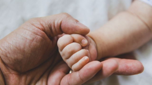 Congé paternité : pourquoi l'allonger est une excellente idée pour ... - terrafemina.com