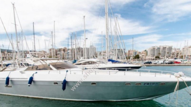 Modelle e bellissime hostess tra yacht e fashion, ma anche casting per il teatro e altro ancora