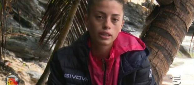 Chiara Nasti: l'ipotesi del ritiro dall'Isola dei Famosi si avvera Chiara Nasti: l'ipotesi del ritiro dall'Isola dei Famosi si avvera