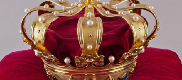 King Willem-Alexander: Dutch crown explained - BBC News - bbc.com King Willem-Alexander: Dutch crown explained - BBC News - bbc.com