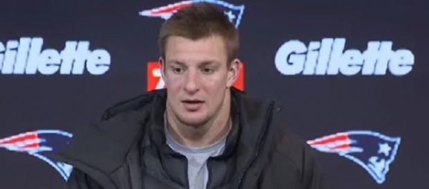 Rob Gronkowski joined practice for the second straight day (Image Credit: NFL World/YouTube) Rob Gronkowski joined practice for the second straight day (Image Credit: NFL World/YouTube)