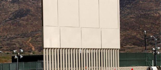 Un muro fronterizo alto como los prototipos construidos. - univision.com Un muro fronterizo alto como los prototipos construidos. - univision.com