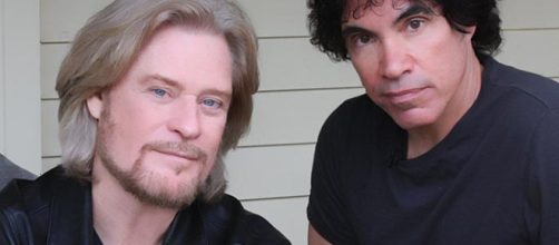 Hall & Oates will begin a summer tour with Train May 1. [Image Source: Wikimedia Commons /Gary Harris]