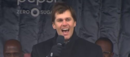 Tom Brady addresses the crowd during the Patriots’ send-off rally (Image Credit: CBS Boston/YouTube)