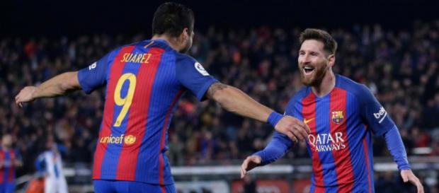FOTO) Esposas de Messi y Suárez se lanzan como modelos | ECUAGOL - ecuagol.com FOTO) Esposas de Messi y Suárez se lanzan como modelos | ECUAGOL - ecuagol.com