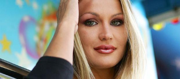 Isola dei Famosi 2018: l'ex pornostar Eva Henger Isola dei Famosi 2018: l'ex pornostar Eva Henger