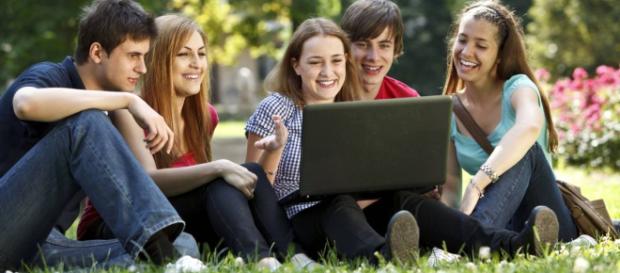 Millennials apoyano para que los inmigrantes obtengan la ciudadanía Millennials apoyano para que los inmigrantes obtengan la ciudadanía