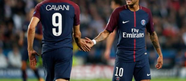 Neymar y Cavani festejando un gol. Neymar y Cavani festejando un gol.