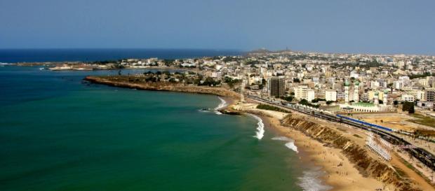 Vista de Dakar com a Mesquita da Divindade junto ao mar Vista de Dakar com a Mesquita da Divindade junto ao mar
