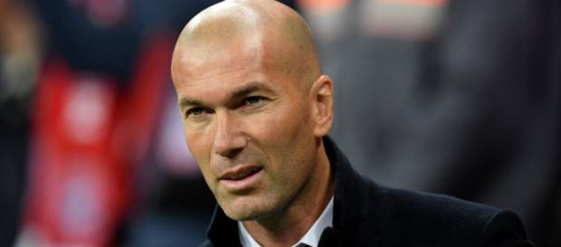 Zidane ya puede ir pensando en otro club. Zidane ya puede ir pensando en otro club.