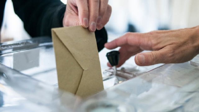 Elections législatives partielles : les Macronistes affaiblis