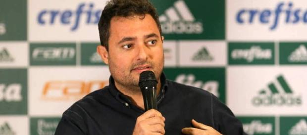 Diretor de futebol Alexandre Mattos anunciou reforço que já era aguardado. Diretor de futebol Alexandre Mattos anunciou reforço que já era aguardado.