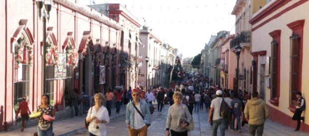 El paso Macedonio Alcalá, en Oaxaca completamente peatonal. El paso Macedonio Alcalá, en Oaxaca completamente peatonal.
