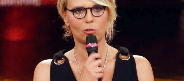 Sanremo 2017, Maria De Filippi: piccolo incidente dietro le quinte ... - retenews24.it Sanremo 2017, Maria De Filippi: piccolo incidente dietro le quinte ... - retenews24.it