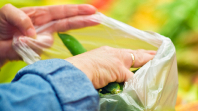 Sacchetti ortofrutta il prezzo da 1 a 3 centesimi. I super più ... - ilfattoalimentare.it