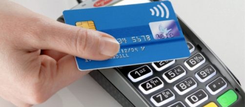 Carte di credito e bancomat: continuano commissioni illecite e truffe