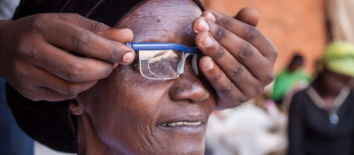 Più di 3.000 infermiere specializzate hanno visitato tutti i 15.000 villaggi, nei quali il 34% di persone ha problemi alla vista