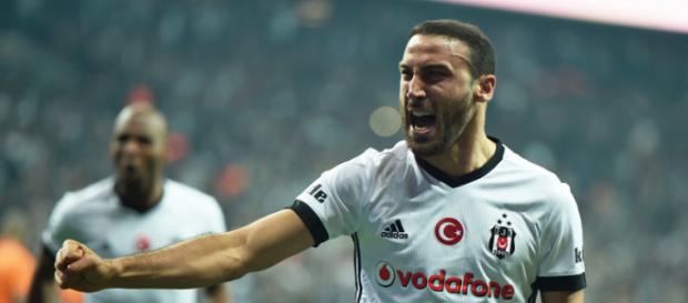 Cenk Tosun nach einem Treffer (Quelle: kicker.de) Cenk Tosun nach einem Treffer (Quelle: kicker.de)