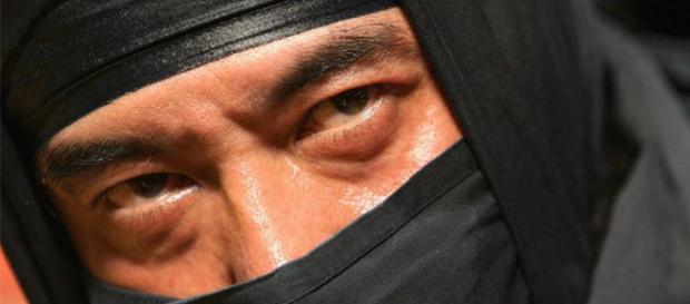 de día y ninja de noche: el ladrón de 74 años más buscado de día y ninja de noche: el ladrón de 74 años más buscado