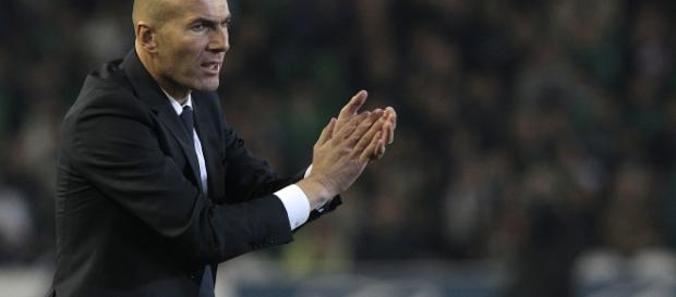 El téncio del Real Madrid diseña la estrategia para vencer al Parí Saint-Germain Foto:AP El téncio del Real Madrid diseña la estrategia para vencer al Parí Saint-Germain Foto:AP